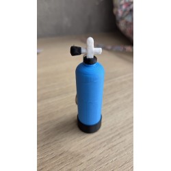 Breloc butelie scuba albastră pentru scafandri