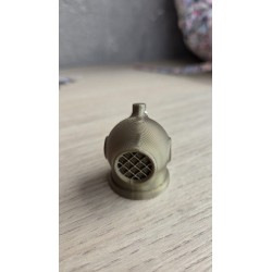 Breloc cască de scafandru vintage pentru pasionații de diving